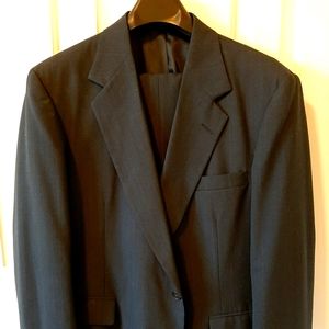 Haggar Navy Gentleman's Fit Suit